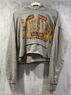 Post Malone Hoodie Womens Large Gray Cropped F-1TRILLION U.S.‎ Tour 2024 Graphic